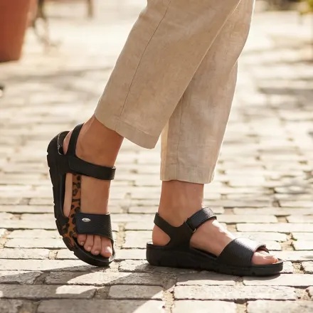 Miri Black Leo